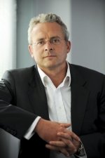 Arnaud Barral, Volkswagen France : "Nos distributeurs devront augmenter leurs parts de marché en 2012".
