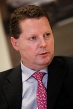 Yannick Bézard raconte "le sauvetage de PSA par PSA"