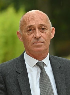 La fin des monospaces Renault et le développement d’une gamme électrique : un retour aux fondamentaux ?