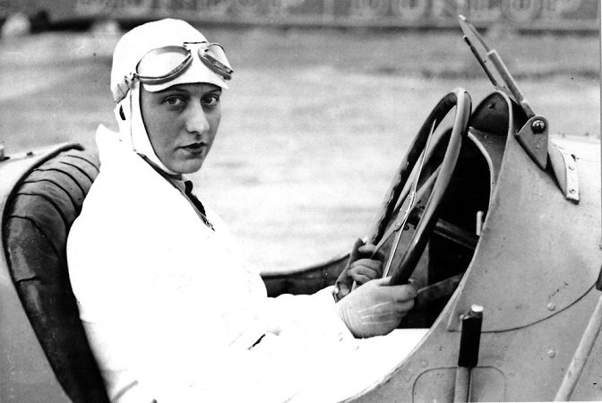 Automobile, nom féminin