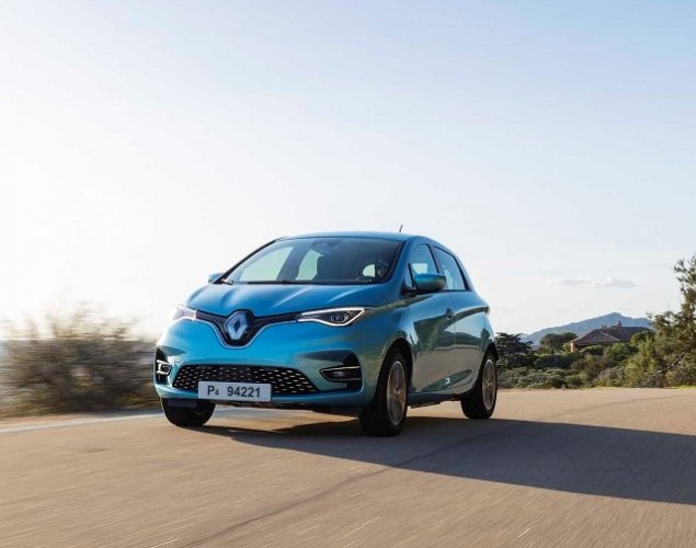 Renault Zoé, Tesla Model 3 et Volkswagen ID3, les trois autos qui électrifient l'Europe