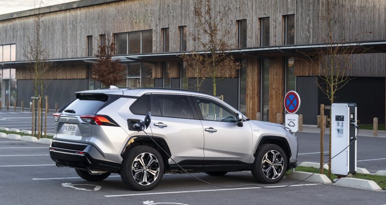 Suzuki élargit sa gamme avec l’arrivée du break Swace et du SUV Across