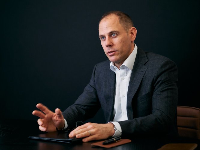 Peter Thyri, avocat autrichien :  "Peugeot a continûment asphyxié son réseau et a gagné de l'argent de cette façon"