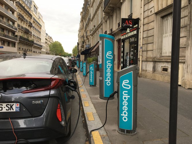 Bornes de recharge ouvertes au public : encore très loin du compte en nombre et en qualité