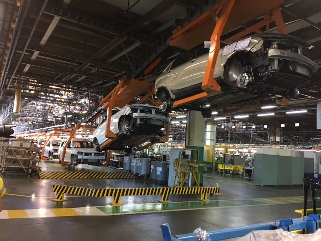 Les questions que pose l’annonce du "départ" de Russie du groupe Renault