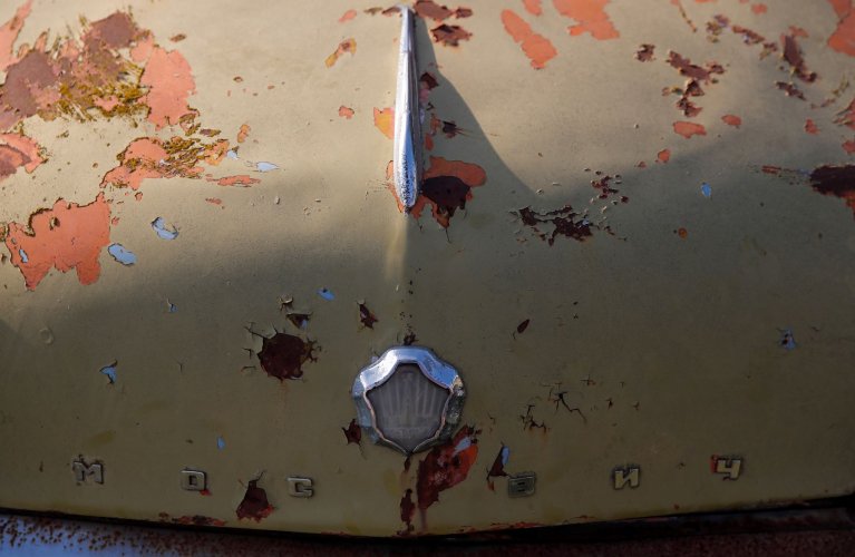 Suite au départ de Renault, la Russie veut relancer une marque de l'ère soviétique