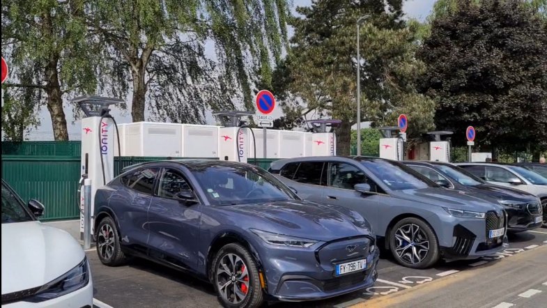 Ionity passe à la facturation au kWh en France