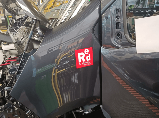 Le groupe Renault renoue avec les "bonnes nouvelles" et recrute pour ses usines françaises