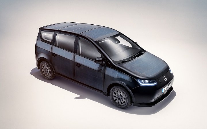 Voiture solaire : la production de l'ambitieuse "Sion" prévue pour 2023