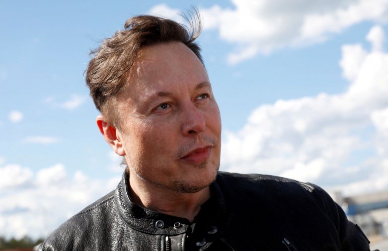 Twitter: Elon Musk assure ses arrières en vendant pour près de 7 milliards de dollars d'actions Tesla