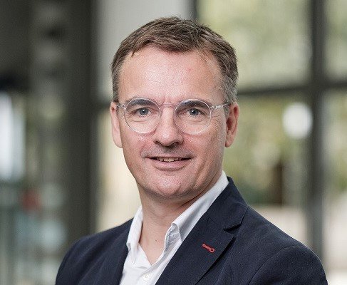 Chris Taylor en charge de la transformation numérique de Stellantis