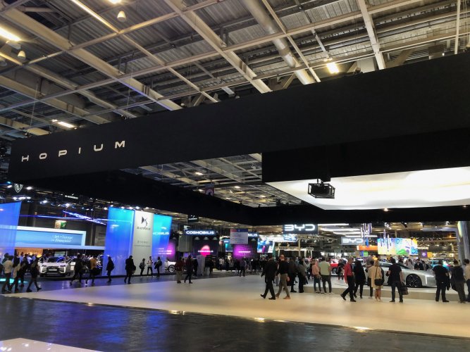 Le Crédit Agricole commande 10.000 berlines à hydrogène à Hopium