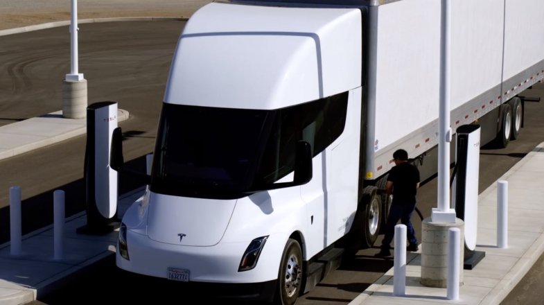 Avec Semi, Tesla déboule sur le marché émergent des camions électriques