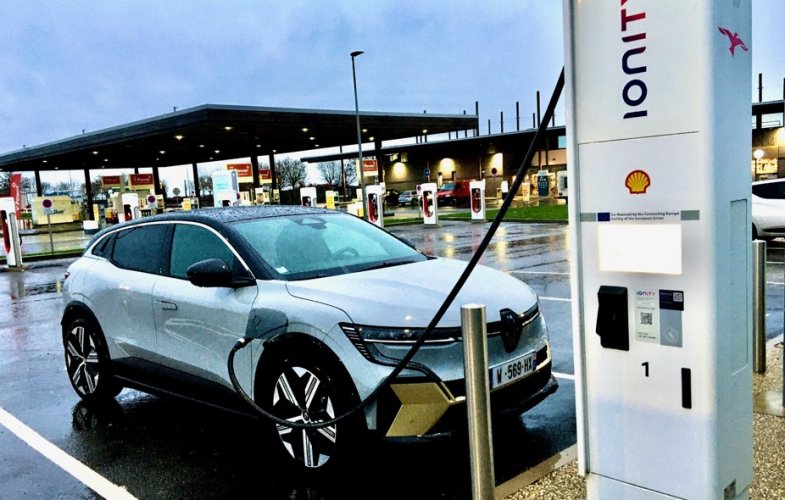 T&E, les véhicules électriques et les loueurs : un rapport mal ficelé et des conclusions hâtives, l’agnotologie a de l’avenir