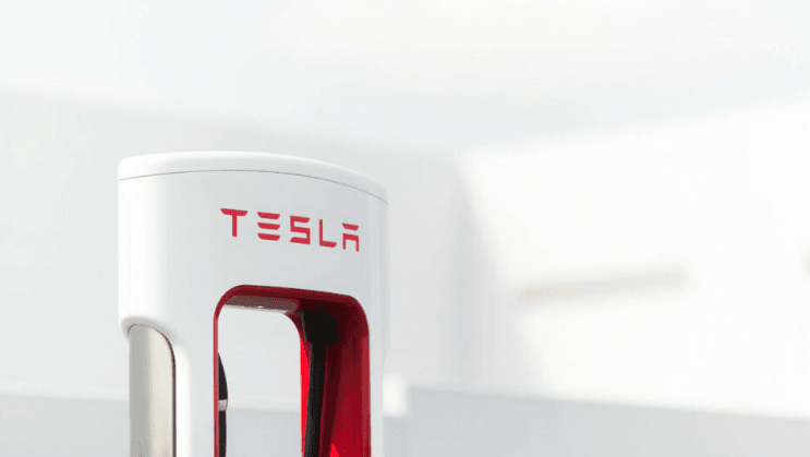 Ouverture à la concurrence des Superchargeurs Tesla : des avancées avec le Gireve et Chargemap