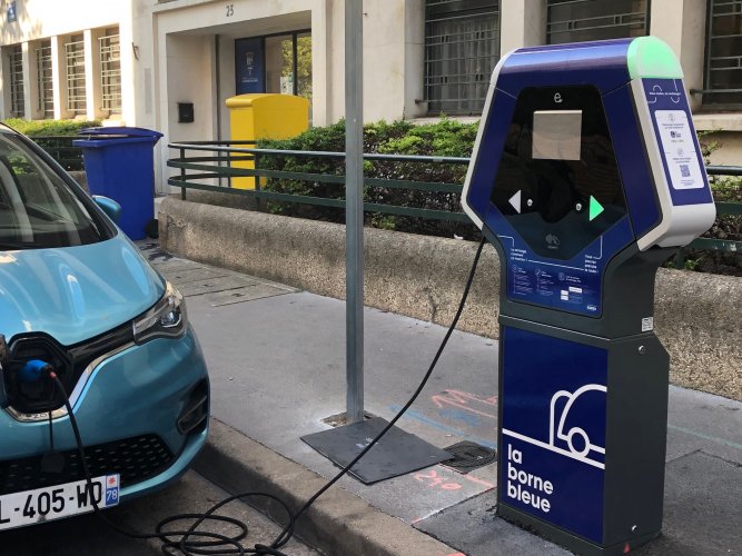 La production de la Zoé s’arrêtera le 30 mars 2024, le site de Flins entièrement reconverti