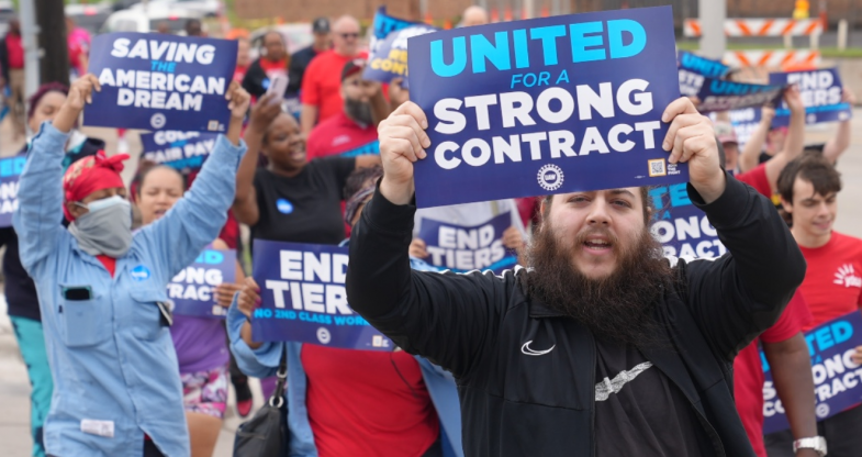 L'UAW durcit sa position et envisage des grèves ciblées dans les usines automobiles américaines