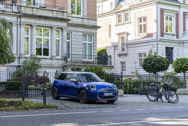 BMW injecte 600 millions de livres dans l'électrification des Mini au Royaume-Uni