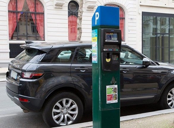 Stationnement plus cher pour les SUV ? Les Parisiens vont voter