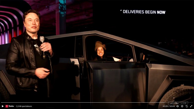Musk présente, en fanfare, son Cybertruck, "l'objet le plus exceptionnel sur la route"