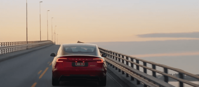 Véhicules électriques : Tesla écrase la concurrence sur le marché français en novembre