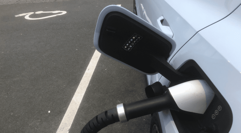 Les aides à l’achat de véhicules électriques font-elles plus de mal que de bien à l’expansion de ce marché ?