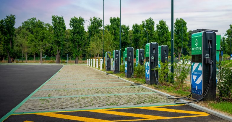 Emil Frey France va équiper 15 concessions de bornes rapides Atlante d'ici 2025