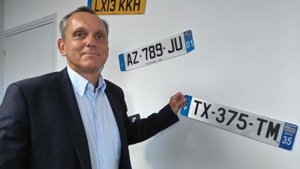 Faab Fabricauto veut convertir les professionnels à la plaque d’immatriculation écologique