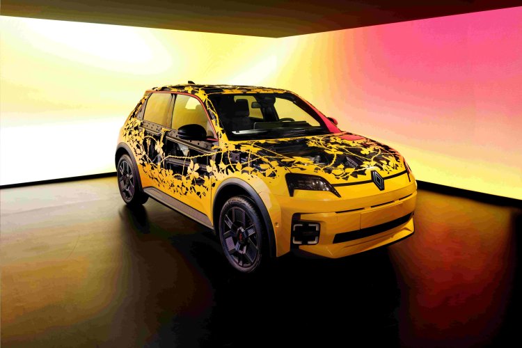 "Maison5", une plateforme de lancement originale pour la R5 E-Tech