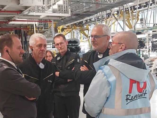 Renault Sandouville reçoit la première visite du nouveau DRH du groupe, Bruno Laforge