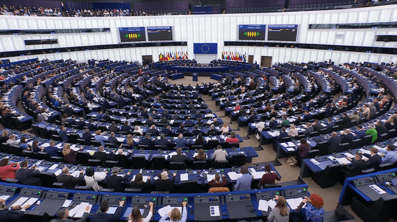 CAFE 2025 : le Parlement et le Conseil adoptent le lissage de la moyenne CO2 sur 3 ans