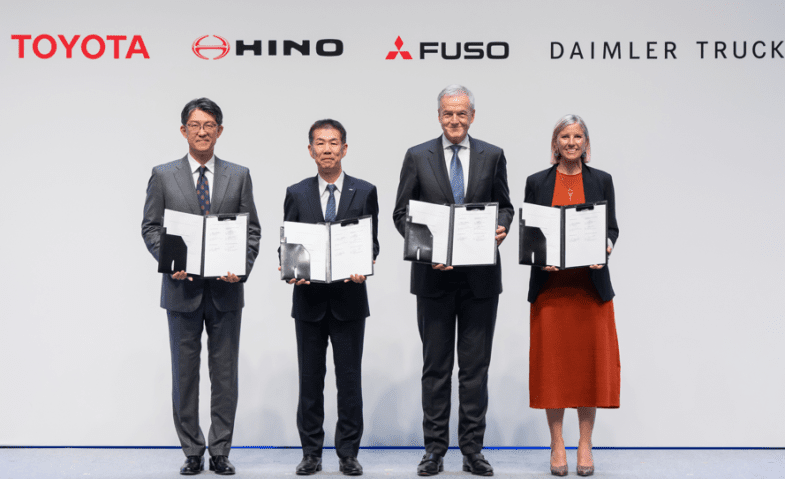 Poids lourd : Accord finalisé pour la fusion de Fuso et Hino