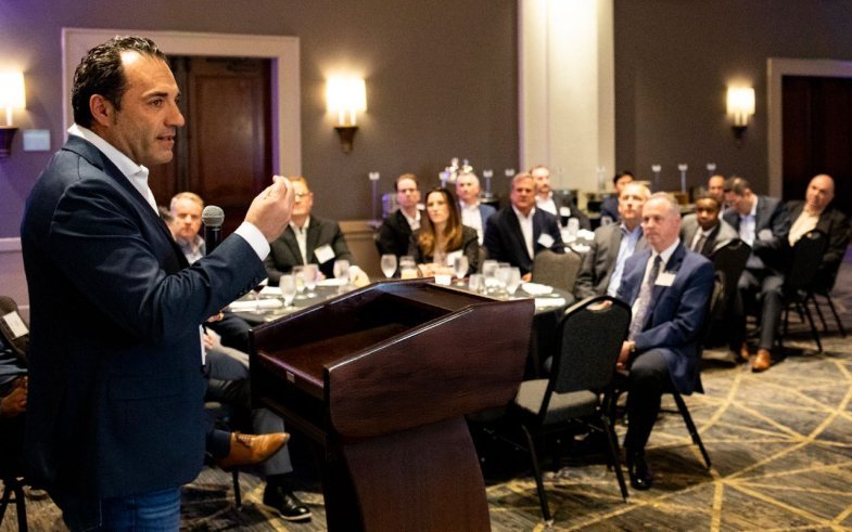 Le nouveau patron de Stellantis sera basé aux Etats-Unis