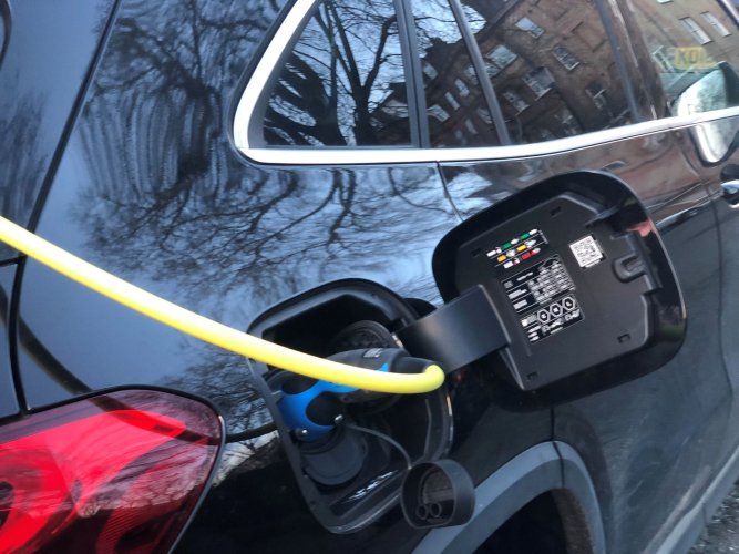 Dans une nouvelle analyse cycle de vie de ICCT, les électriques creusent l’écart face aux thermiques