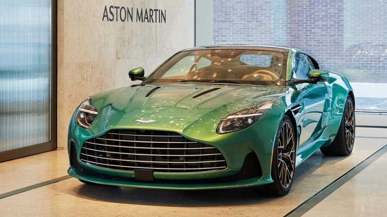 Aston Martin encaisse les droits de douane au premier semestre
