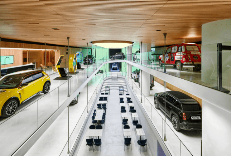 Renault ouvre les portes de son nouveau showroom des Champs-Elysées